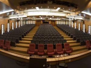 سالن آمفی تئاتر هتل خورشید تابان مشهد سالن آمفی تئاتر هتل خورشید تابان مشهد