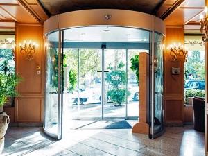 ورودی هتل رامتین تهران ورودی هتل رامتین تهران