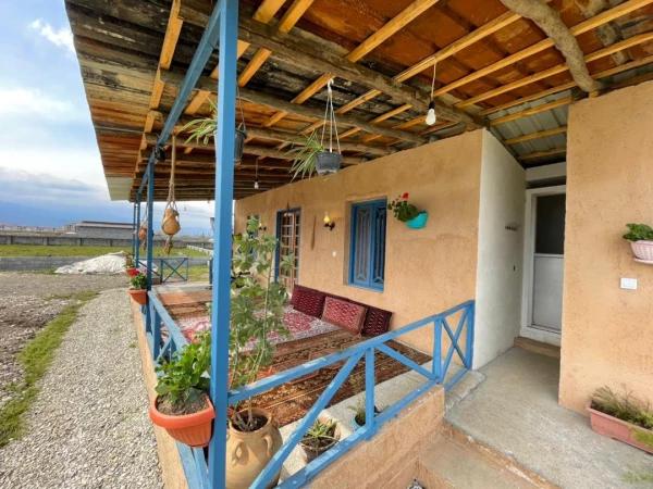 سوئیت سنتی عسگرپور متل قو سوئیت سنتی عسگرپور متل قو