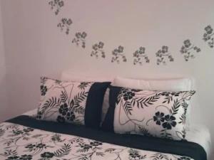 اقامتگاه بوم گردی خانه گل شهمیرزاد اقامتگاه بوم گردی خانه گل شهمیرزاد