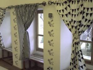 اقامتگاه بوم گردی خانه گل شهمیرزاد اقامتگاه بوم گردی خانه گل شهمیرزاد