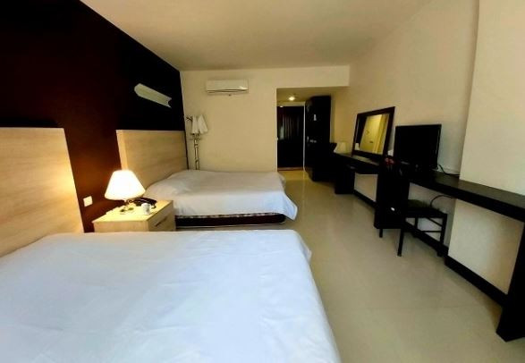 هتل شهرداری آباده