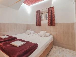 اقامتگاه سنتی جنگل یزد اقامتگاه سنتی جنگل یزد