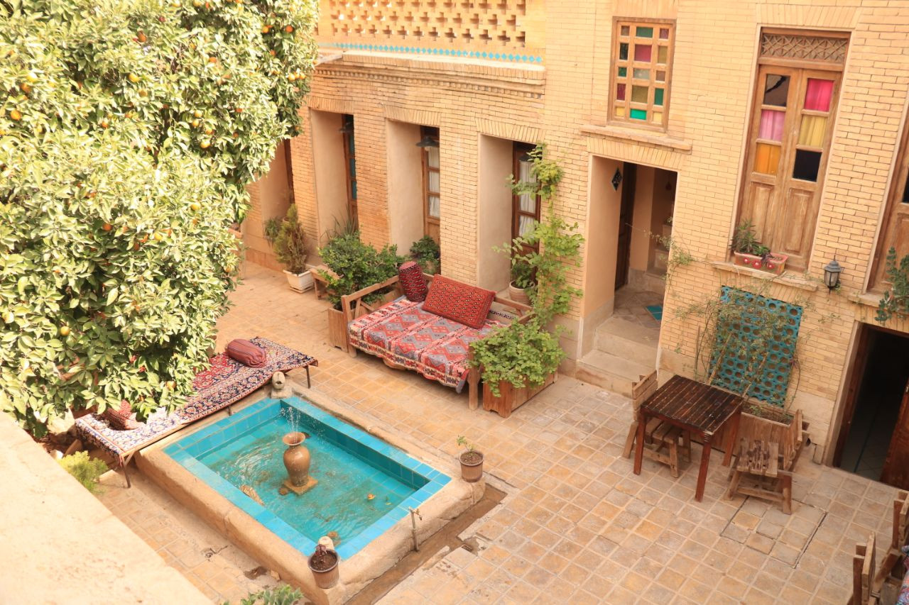 اقامتگاه سنتی ماه منیر شیراز