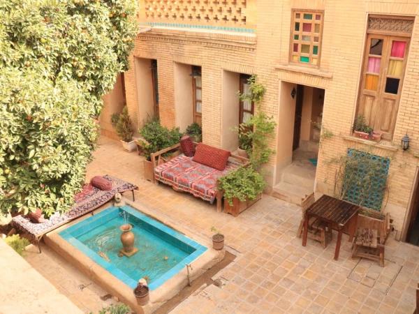 اقامتگاه سنتی ماه منیر شیراز اقامتگاه سنتی ماه منیر شیراز