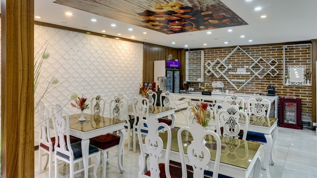 کافی شاپ  هتل کارا قشم (هتل آرکا سابق)