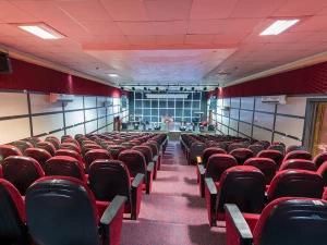 سالن همایش هتل ققنوس کیش سالن همایش هتل ققنوس کیش