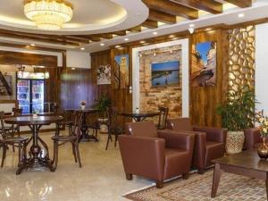 لابی هتل قصر الوند (الوند 2 سابق) قشم لابی هتل قصر الوند (الوند 2 سابق) قشم