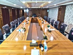 سالن کنفرانس هتل رویال اروند خرمشهر سالن کنفرانس هتل رویال اروند خرمشهر