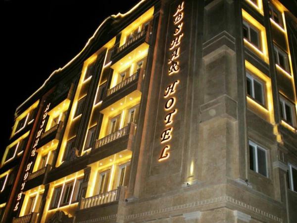 نمای بیرونی هتل آبشار مشهد نمای بیرونی هتل آبشار مشهد