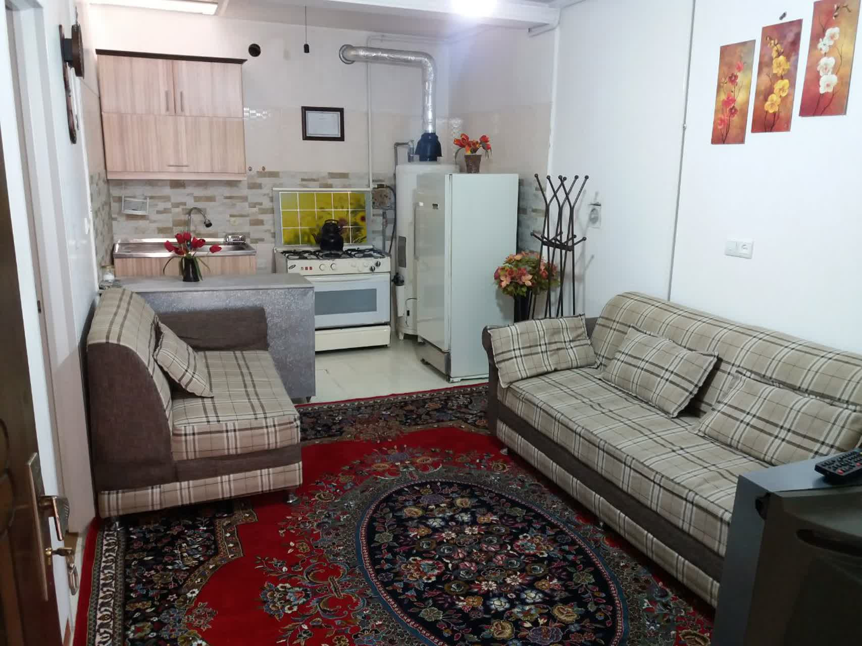 آپارتمان یک خوابه طبقه همکف 103 همدان 