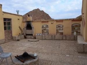 اقامتگاه بوم گردی آبشکوه خور بیابانک اقامتگاه بوم گردی آبشکوه خور بیابانک