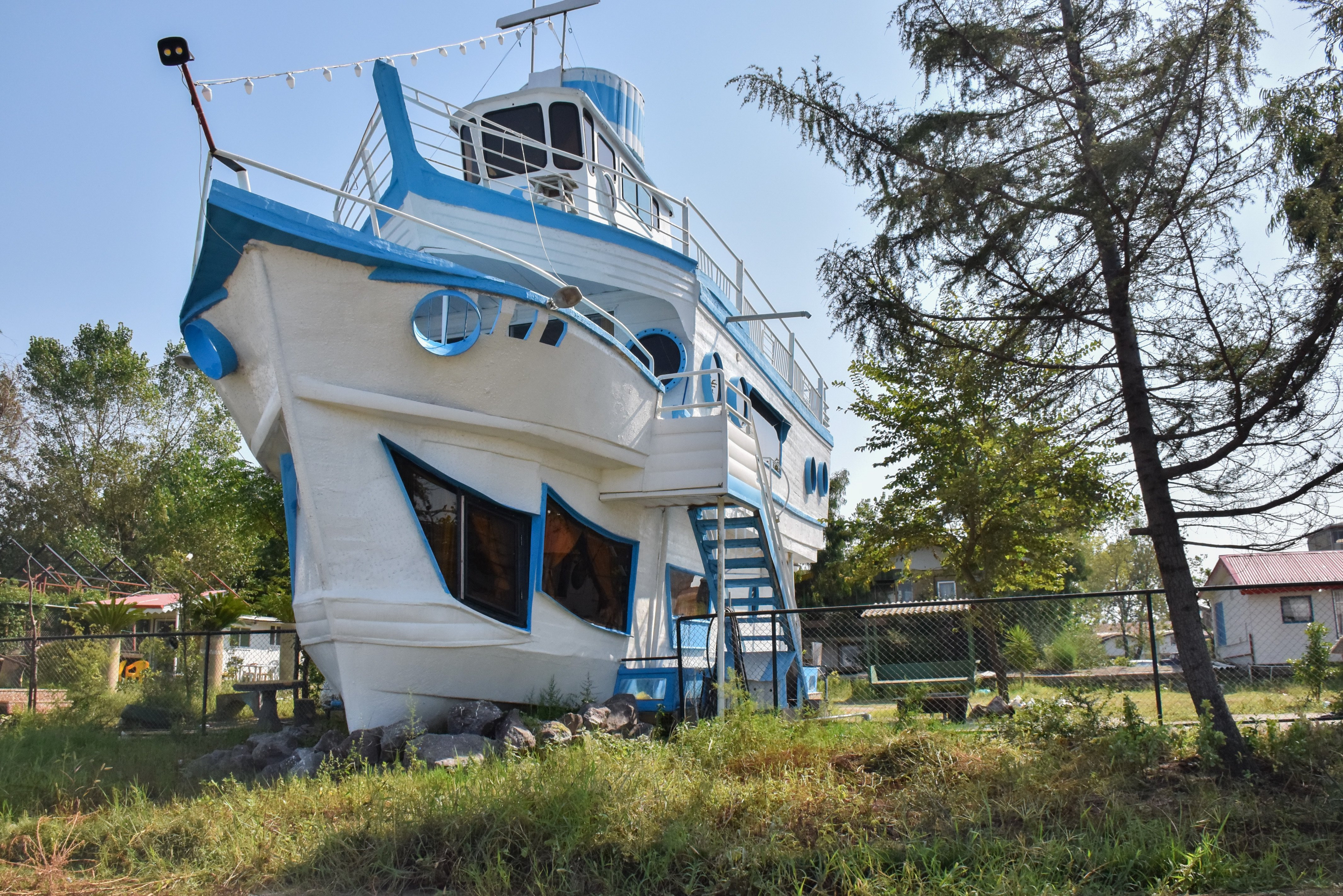 ویلا لنج آبی طبقه اول بندر انزلی