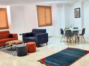 آپارتمان دو خوابه طبقه سوم هما شیراز آپارتمان دو خوابه طبقه سوم هما شیراز