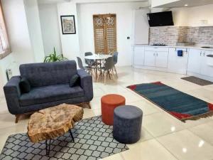 آپارتمان دو خوابه طبقه سوم هما شیراز آپارتمان دو خوابه طبقه سوم هما شیراز