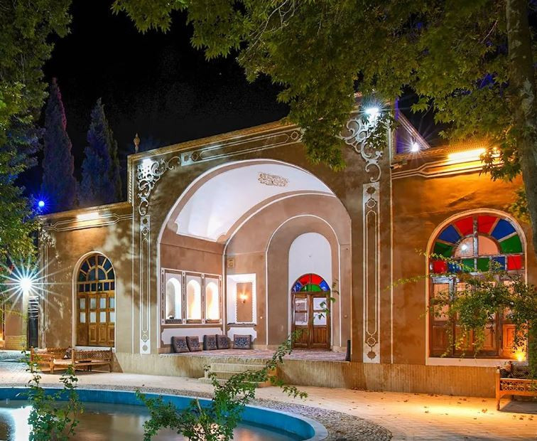 اقامتگاه بوم گردی باغ خوش نویس مهریز