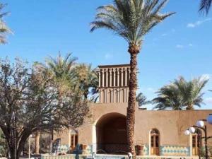 بوم گردی باغ دلگشا بافق یزد بوم گردی باغ دلگشا بافق یزد