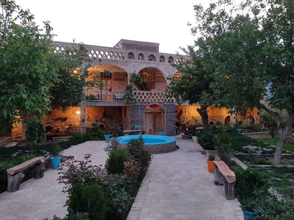 اقامتگاه بوم گردی دولتسرا همدان