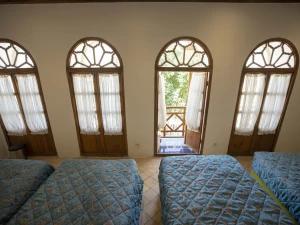 اقامتگاه بوم گردی عمارت خورشید پردیسان اقامتگاه بوم گردی عمارت خورشید پردیسان