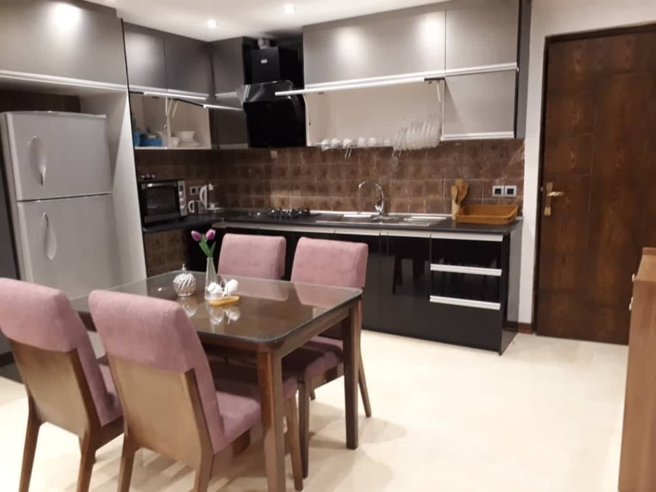 آپارتمان دوخوابه لوکس طبقه دوم کیش 