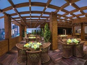 کافی شاپ هتل جواهر شرق مشهد کافی شاپ هتل جواهر شرق مشهد