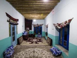 اقامتگاه بوم گردی آرتین دینور صحنه اقامتگاه بوم گردی آرتین دینور صحنه