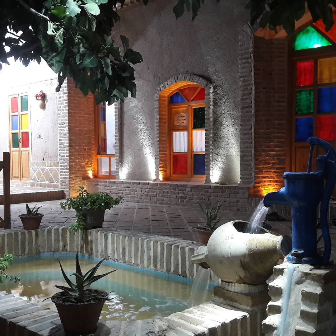 اقامتگاه بوم گردی قصبه گناباد