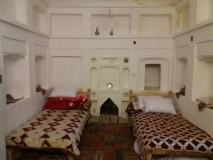 اقامتگاه بوم گردی چهارفصل مروست یزد اقامتگاه بوم گردی چهارفصل مروست یزد