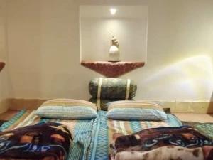 بوم گردی کاروانسرا شمسی اشکذر یزد بوم گردی کاروانسرا شمسی اشکذر یزد