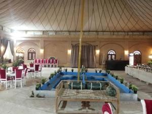 بوم گردی کاروانسرا شمسی اشکذر یزد بوم گردی کاروانسرا شمسی اشکذر یزد