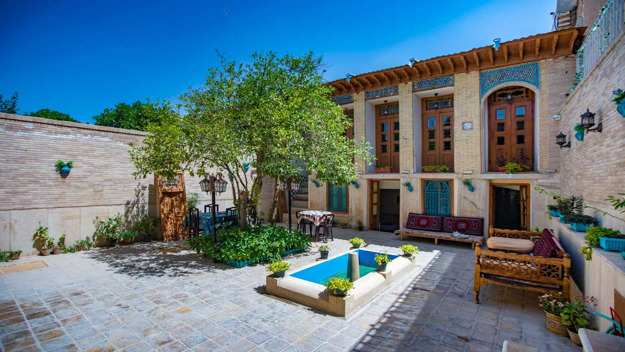 اقامتگاه سنتی پیرسوک شیراز