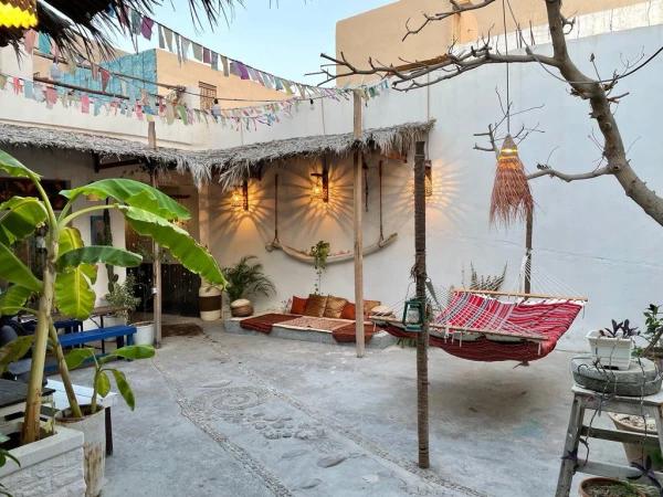 اقامتگاه بوم گردی آهید بندر کنگان اقامتگاه بوم گردی آهید بندر کنگان