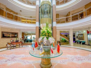 لابی  هتل سفیر اصفهان