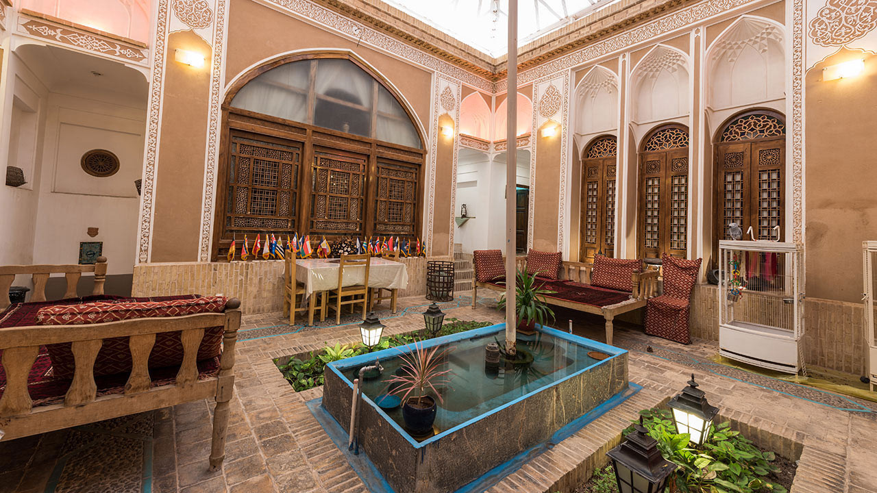 هتل تاریخی لب خندق یزد