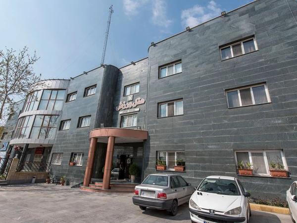 نمای بیرونی هتل ورزش تهران نمای بیرونی هتل ورزش تهران