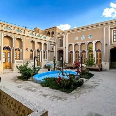 اقامتگاه سنتی آلما یزد اقامتگاه سنتی آلما یزد