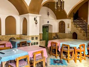 اقامتگاه سنتی آلما یزد اقامتگاه سنتی آلما یزد