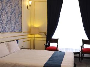 هتل آپادانا تخت جمشید مرودشت هتل آپادانا تخت جمشید مرودشت