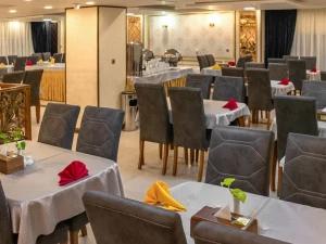 رستوران هتل حدیث مشهد رستوران هتل حدیث مشهد