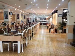 رستوران هتل صدرا شیراز رستوران هتل صدرا شیراز