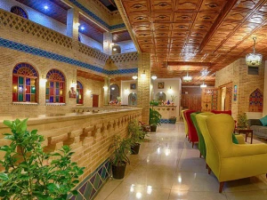 فضای داخلی  هتل سنتی درباری شیراز