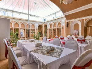 رستوران  هتل رویای قدیم یزد