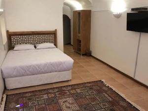 اقامتگاه سنتی قلعه وزیر میبد اقامتگاه سنتی قلعه وزیر میبد