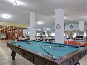 میزبیلیارد هتل جهانگردی نمونه انزلی میزبیلیارد هتل جهانگردی نمونه انزلی