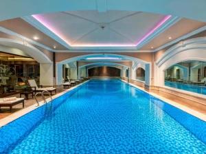 هتل الیت ورد وان هتل الیت ورد وان