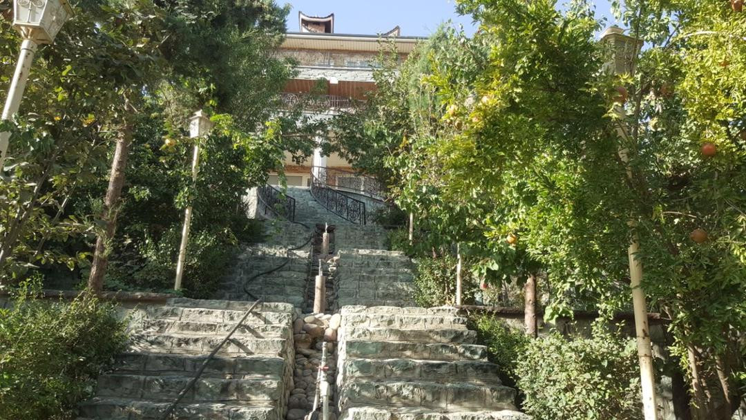 ویلا تریپلکس استخردار فول گیم کردان