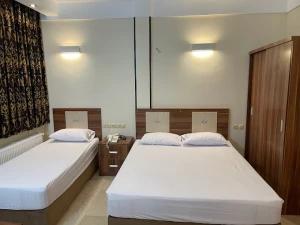 هتل آب و آیینه قم هتل آب و آیینه قم