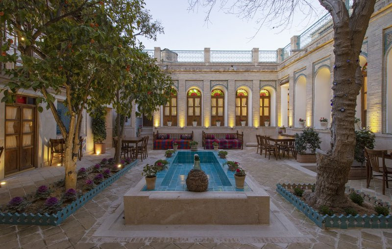 اقامتگاه سنتی ورتاج شیراز