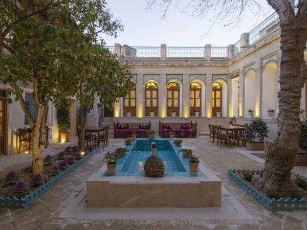 اقامتگاه سنتی ورتاج شیراز اقامتگاه سنتی ورتاج شیراز