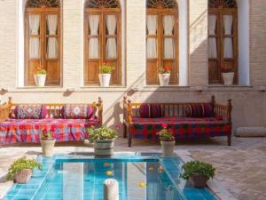 اقامتگاه سنتی ورتاج شیراز اقامتگاه سنتی ورتاج شیراز